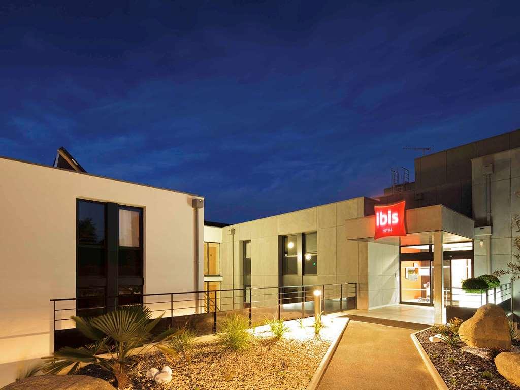 Hotel Ibis Guingamp Coeur De Bretagne Ploumagoar Esterno foto