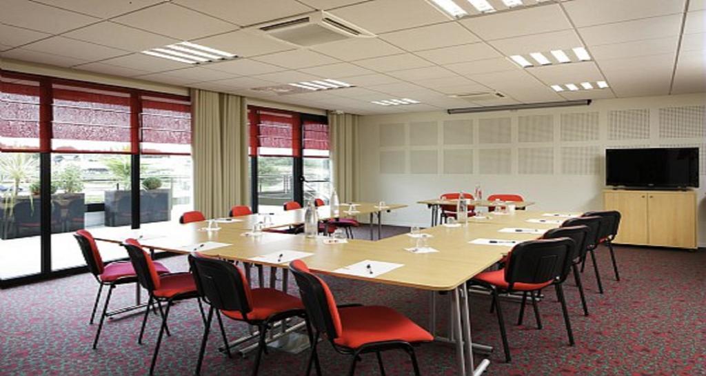 Hotel Ibis Guingamp Coeur De Bretagne Ploumagoar Esterno foto
