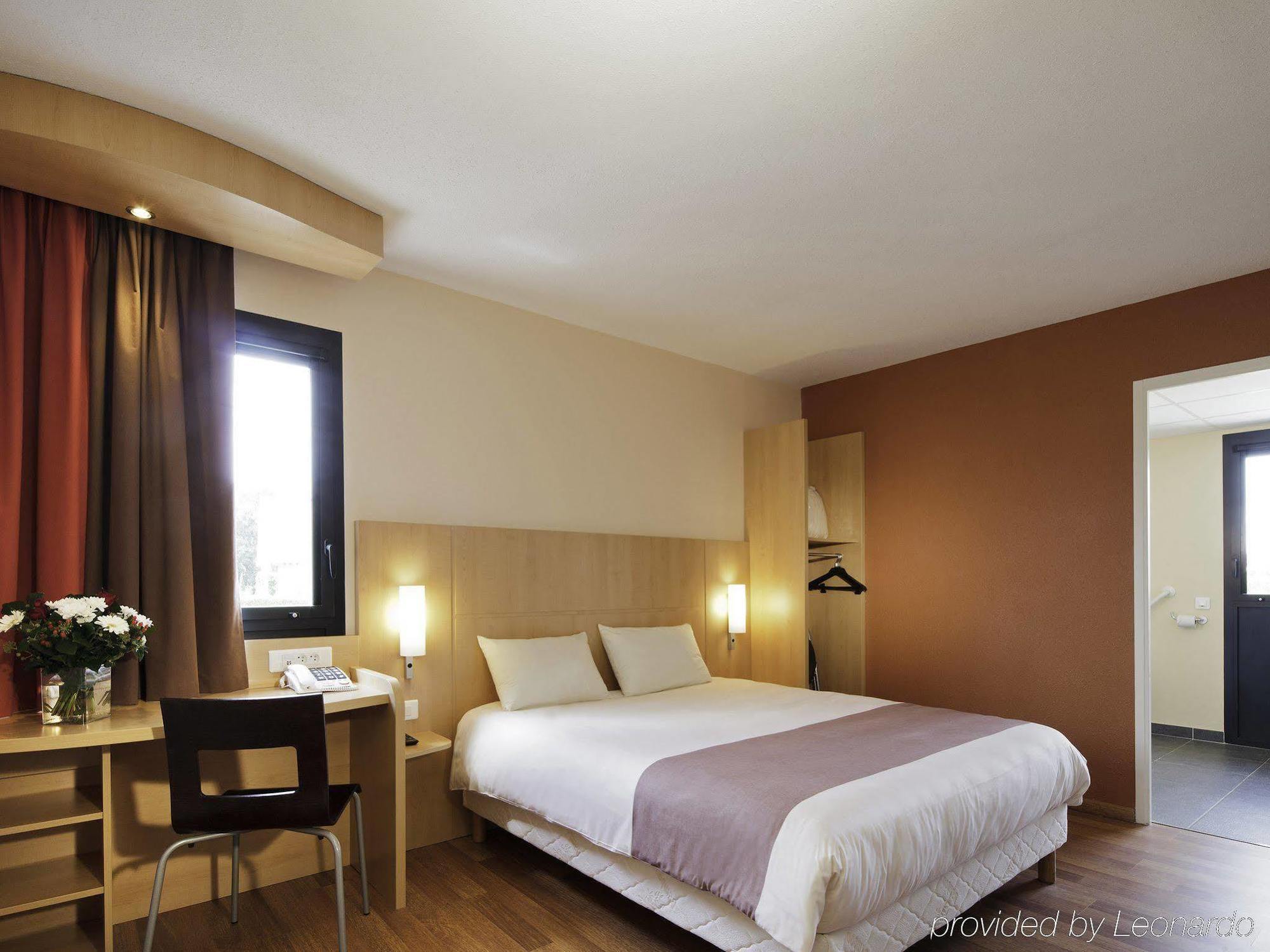 Ibis Guingamp Hotel Ploumagoar Esterno foto